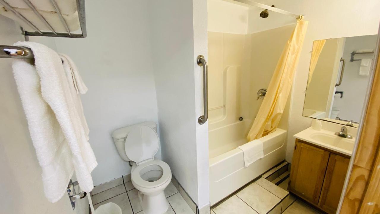Budget Inn & Suites Freer Esterno foto